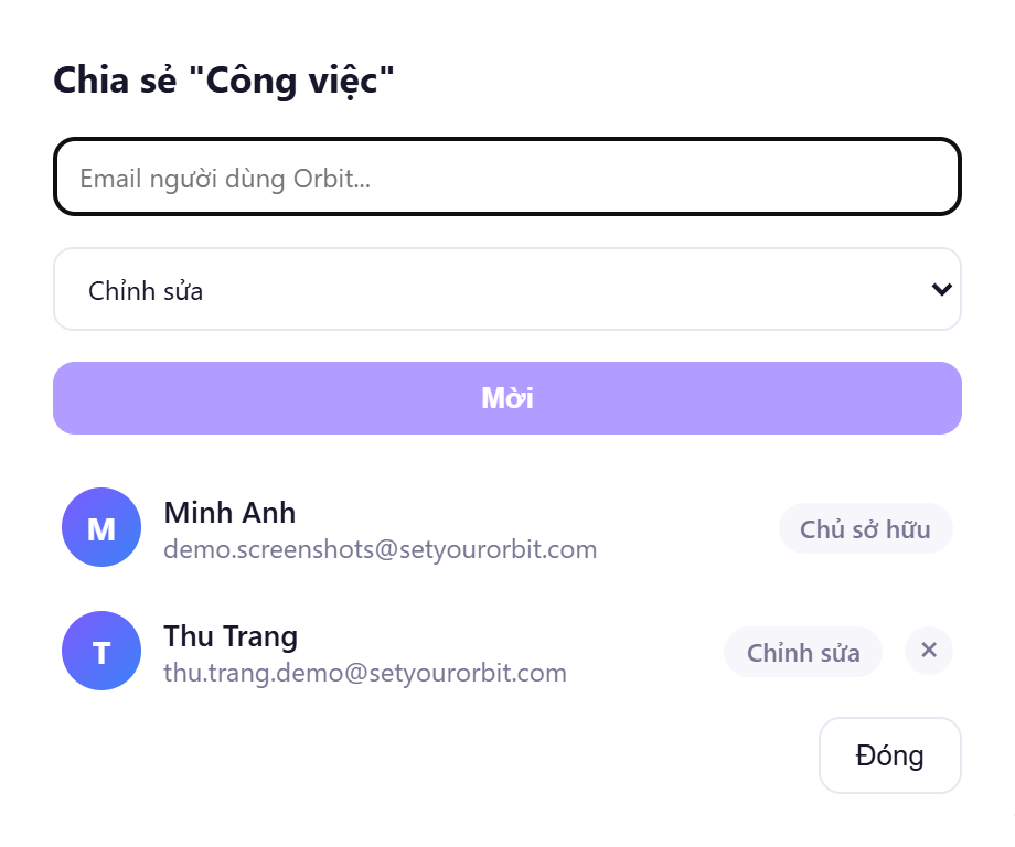 Nhóm cùng cộng tác trong một không gian làm việc dùng chung